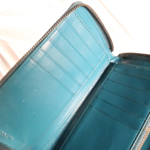 ULTRA RARE | Vintage Coach | New York Collection | designer wallet - Picture 3 of 3